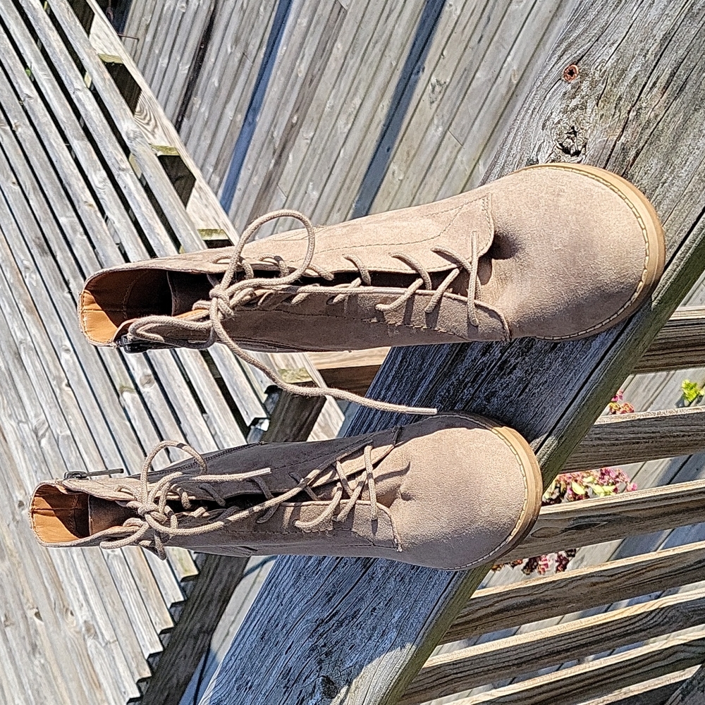 Indigo Rd. Faux Suede Leather Lace Up Ankle Boot, Size 9 - Picture 3 of 9
